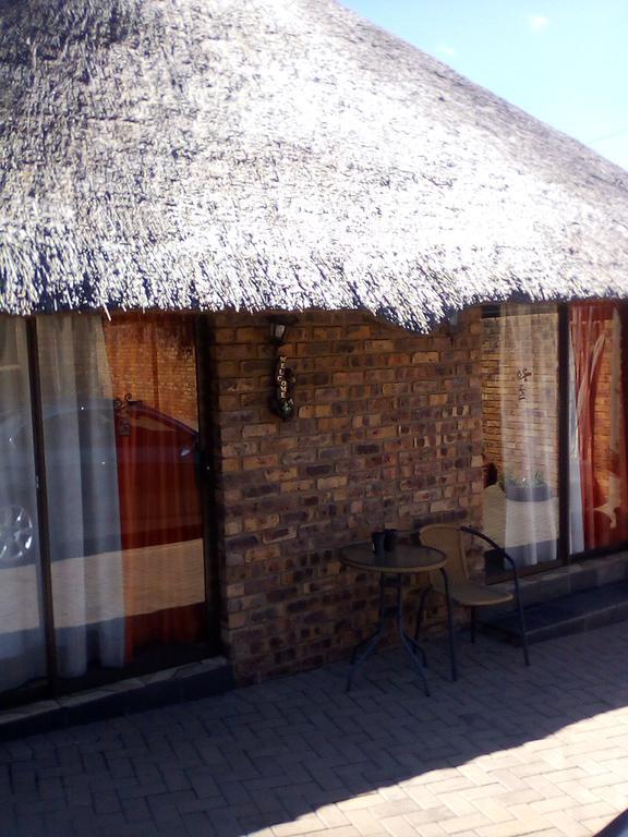 Pride Rock Accommodation Middelburg  Buitenkant foto