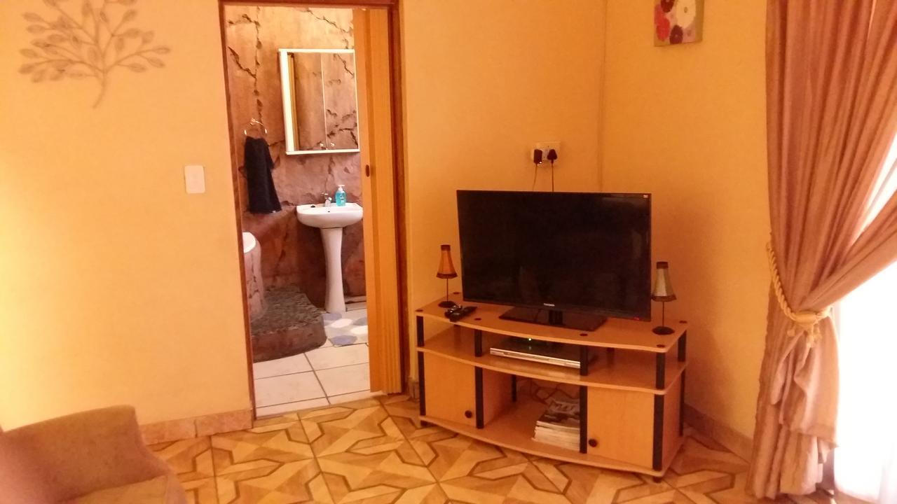 Pride Rock Accommodation Middelburg  Buitenkant foto
