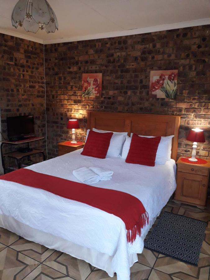 Pride Rock Accommodation Middelburg  Buitenkant foto